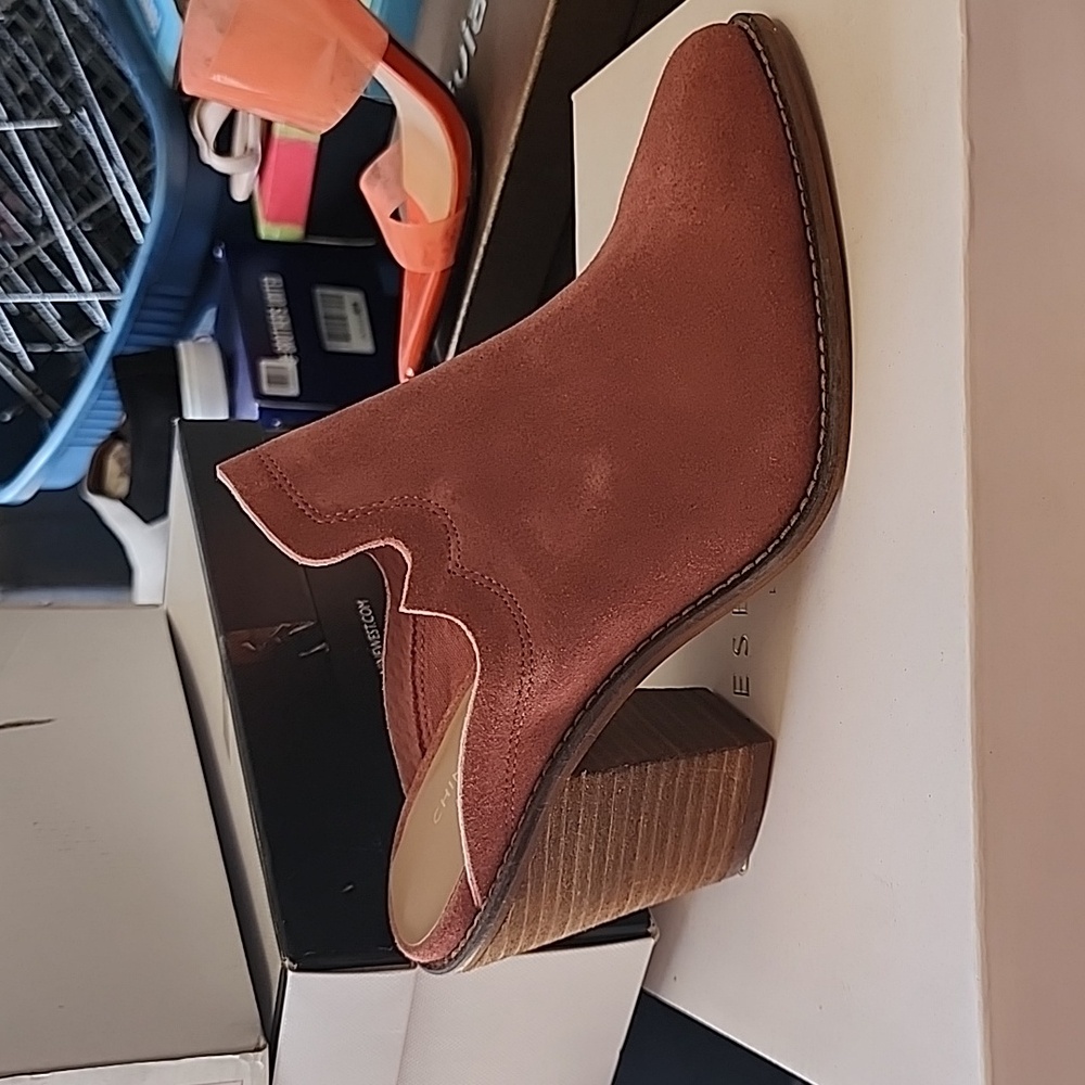 Chinese Laundry Suede Shoe Size 9